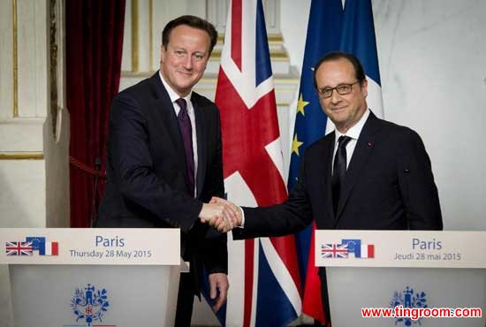 French President Francois Hollande (R) and British Prime Minister David Cameron attend a press conference in Paris, France, on May 28, 2015. French President Francois Hollande on Thursday received British Prime Minister David Cameron who started a European tour to build support for EU reforms before EU membership in-out referendum by the end of 2017. (Xinhua/Chen Xiaowei) 