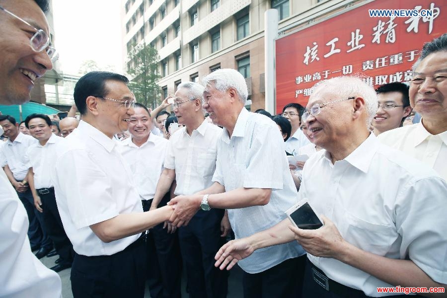 Chinese Premier Li Keqiang inspects China Nuclear Power Engineering Co., Ltd. in Beijing, capital of China, June 15, 2015. Li had an inspection tour to China Nuclear Power Engineering Co., Ltd. and the Ministry of Industry and Information Technology on Monday.