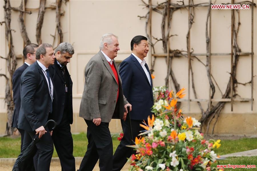Chinese President Xi Jinping (1st R) meets with Czech President Milos Zeman (2nd R) at the Lany presidential chateau in central Bohemia, Czech Republic, March 28, 2016. Xi started a three-day state visit to the Czech Republic from Monday, the first state visit by a Chinese president in 67 years since the two countries established diplomatic ties. (Xinhua/Lan Hongguang)
