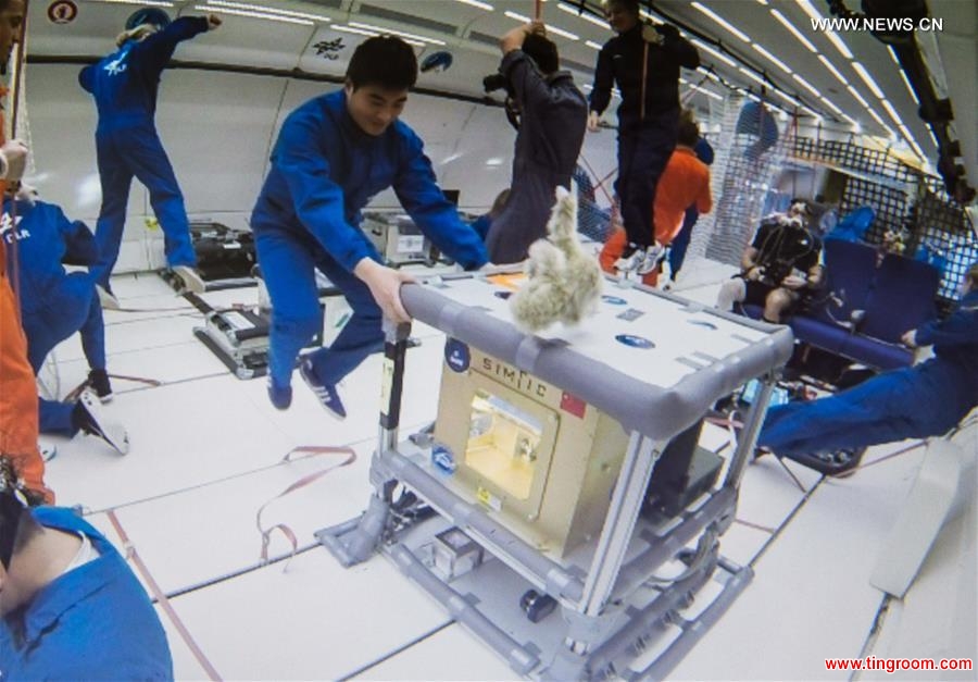 Photo taken from a video on April 19, 2016 shows parabolic test flight of a micro-g 3D printer in France. The Research Center for Additive Manufacturing (3D Printing) Technology of Chongqing Institute of Green and Intelligent Technology announced on Tuesday that the first micro-g 3D printer was successfully developed. (Xinhua/Liu Chan)
