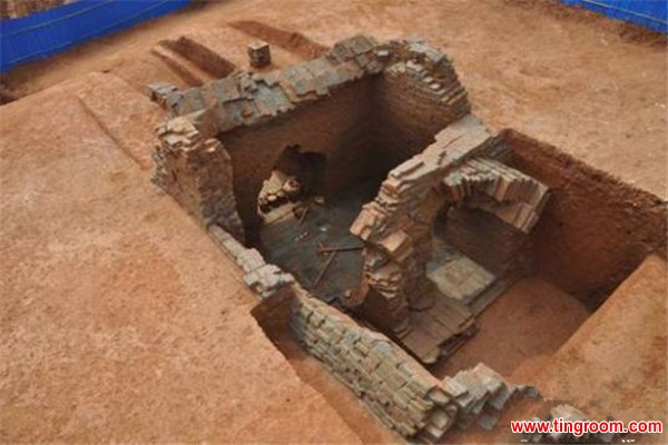 Archaeologists have so far found 48 brick-chambered tombs and over 10 earthen tombs.
