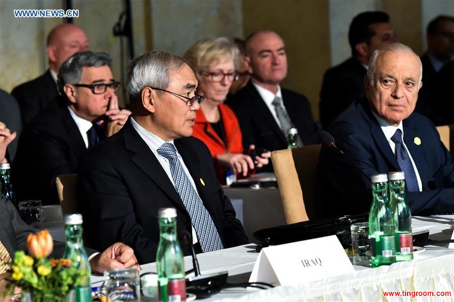 Xie Xiaoyan (L front), China