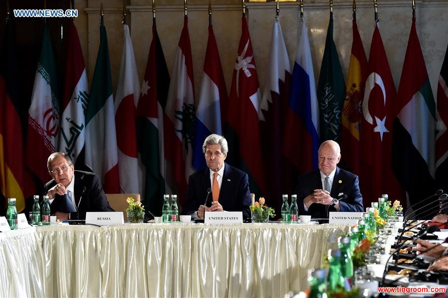 (L to R) Russian Foreign Minister Sergei Lavrov, U.S. Secretary of State John Kerry and UN Special envoy for Syria Staffan de Mistura attend a meeting of the International Syria Support Group on Syria in Vienna, Austria, May 17, 2016. (Xinhua/Qian Yi) 