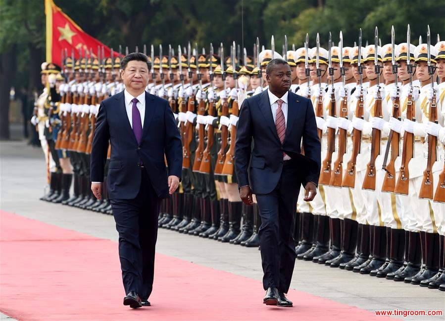BEIJING, May 30, 2016 (Xinhua) -- Chinese President Xi Jinping (L) holds a welcoming ceremony for Togolese President Faure Gnassingbe before their talks in Beijing, capital of China, May 30, 2016. (Xinhua/Rao Aimin)
